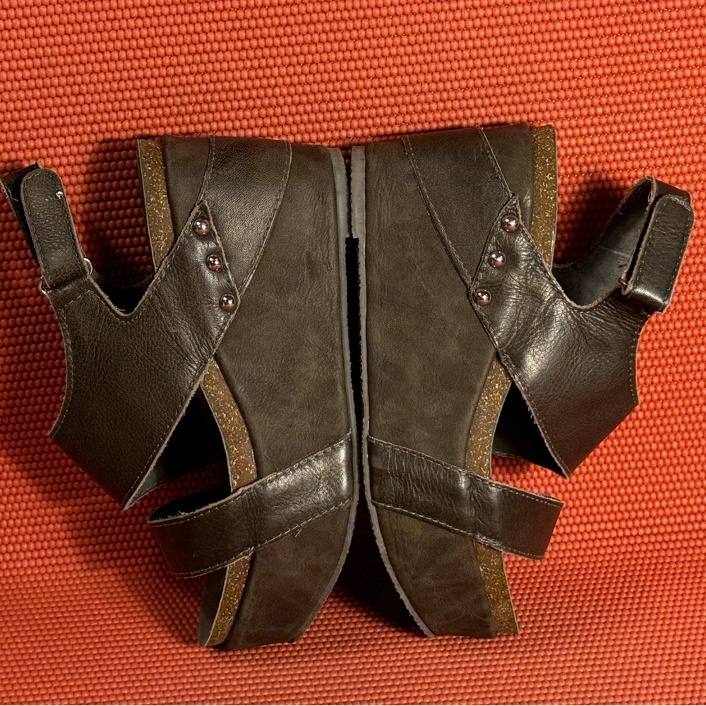 Volatile Dividion Studded Platform Sling Back Wedge Leather Sandals Women’s Sz 7 - Picture 6 of 9